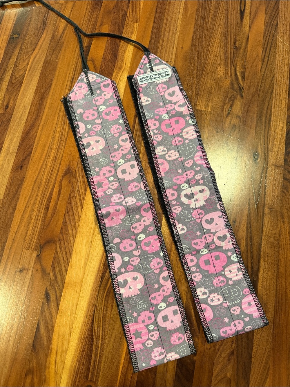 Beastette Apparel Beastette Wrist Wraps | Pink Skulls